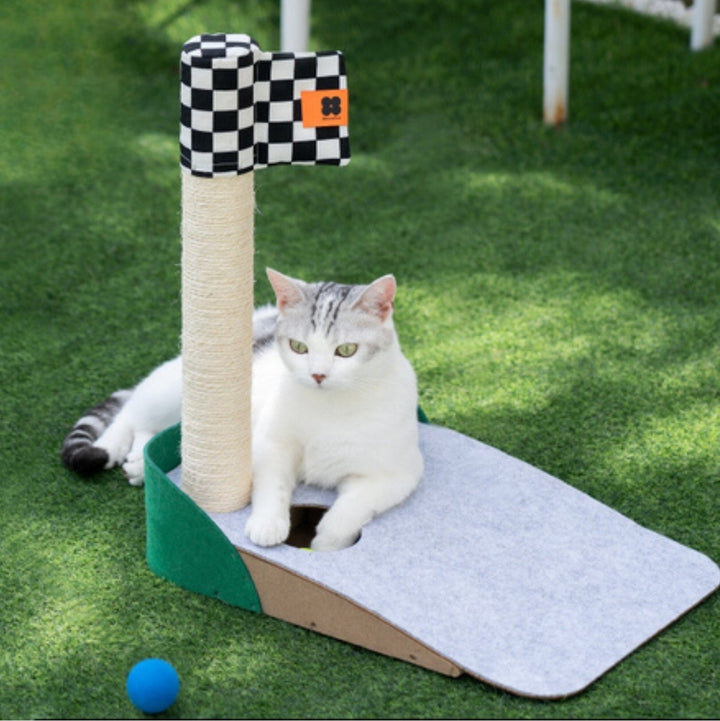 Elassy Golf Themed Putting Green Cat Tree with Scratching Post, 18 Degree Slope, 3 Colorful Balls & Hole in ONE Game, Fun Golf Gifts